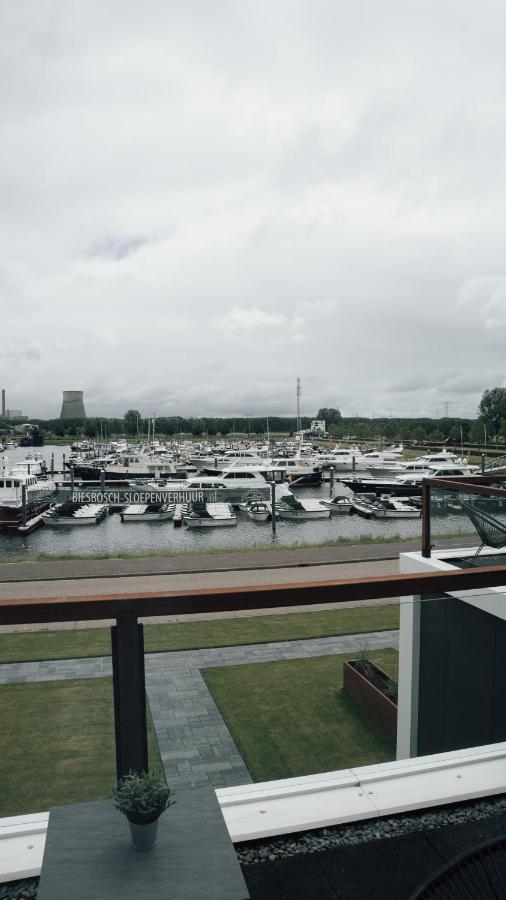 Hotel Biesbosch Drimmelen Exterior photo